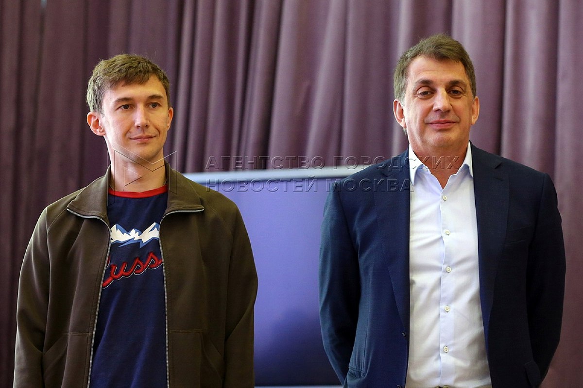 Сергей Лазарев и Сергей Карякин приняли участие в акции «Шахматы для дружбы»